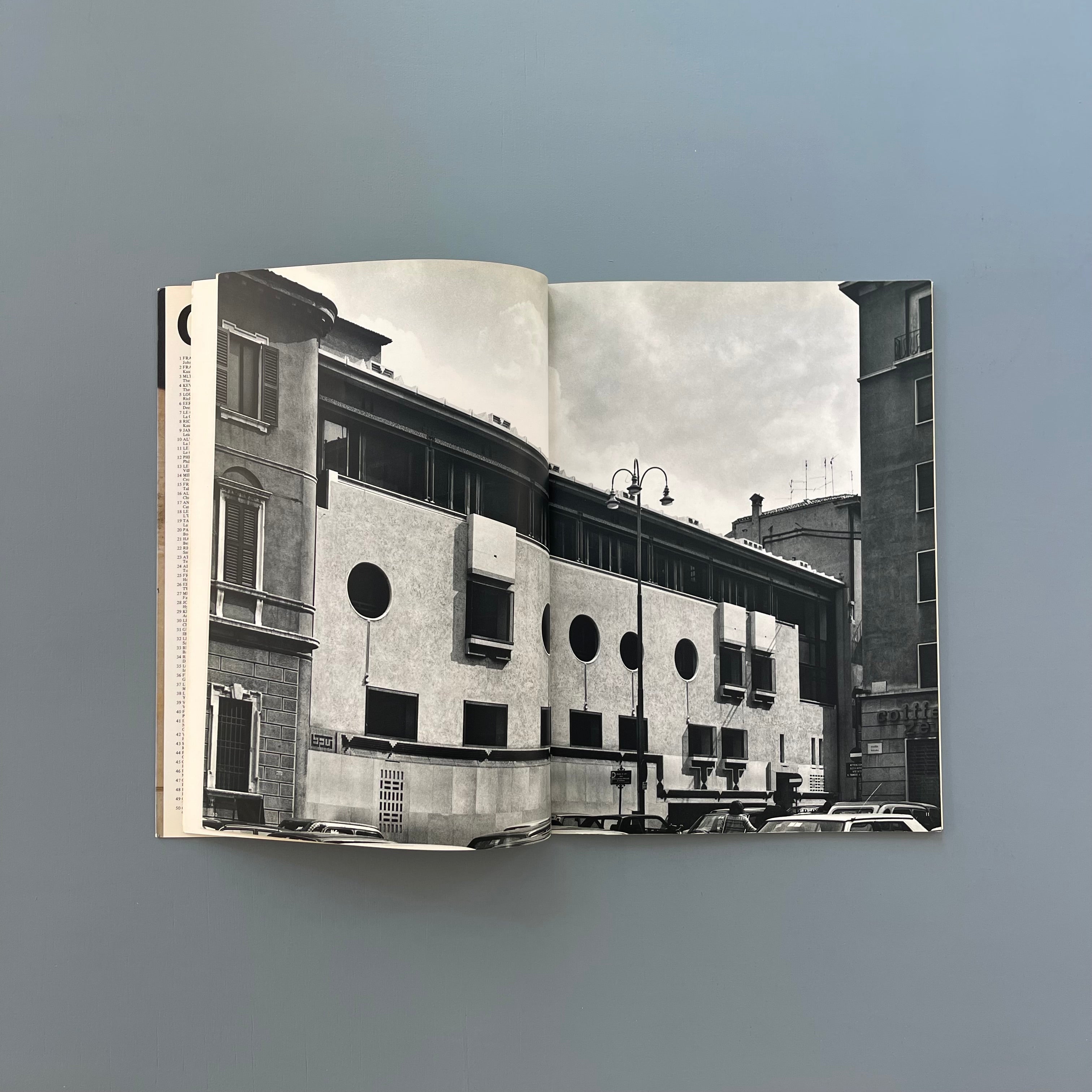 GA 63 Carlo Scarpa - Global Architecture 1983 - Saint-Martin Bookshop