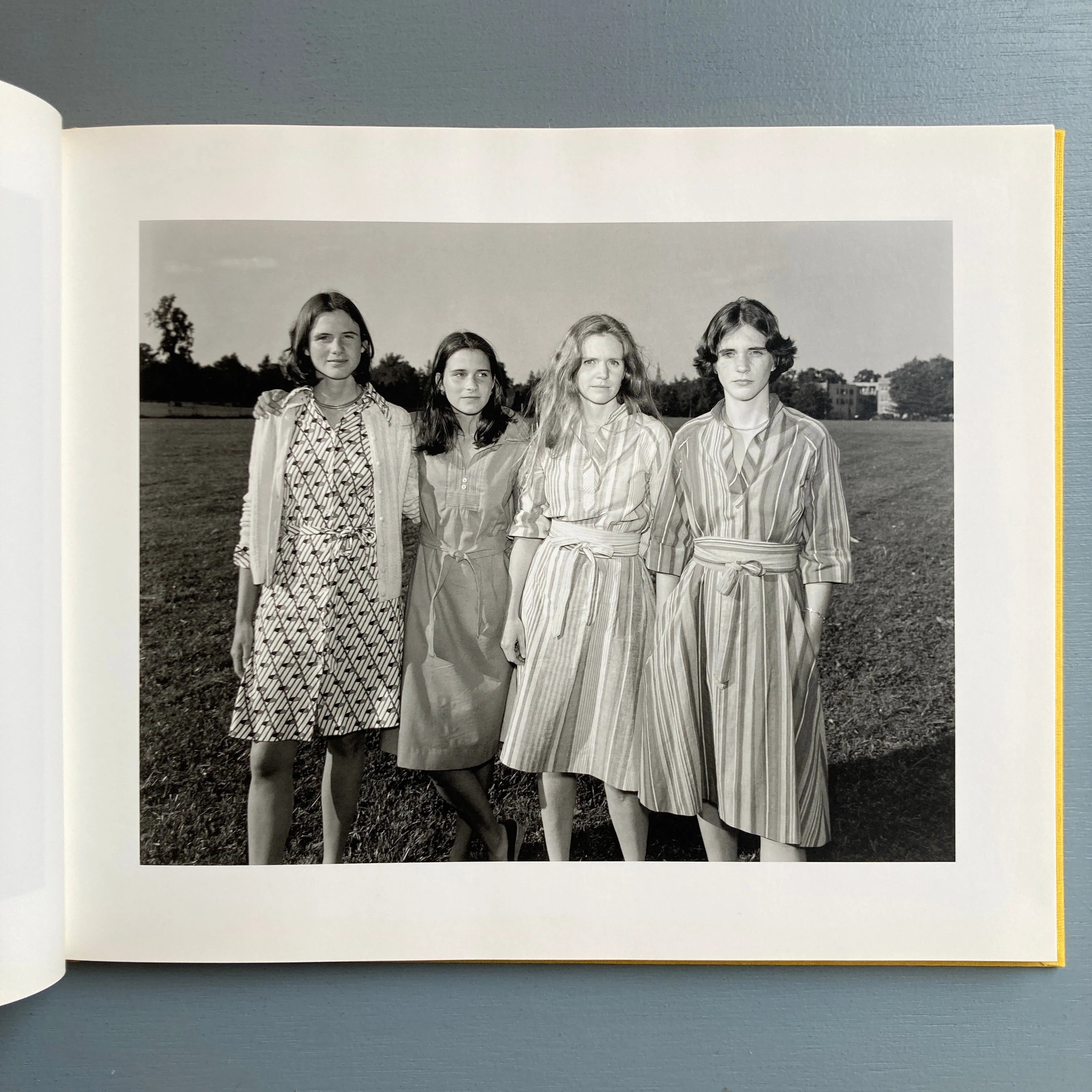 Nicholas Nixon - The Brown Sisters: Forty Years - - Saint