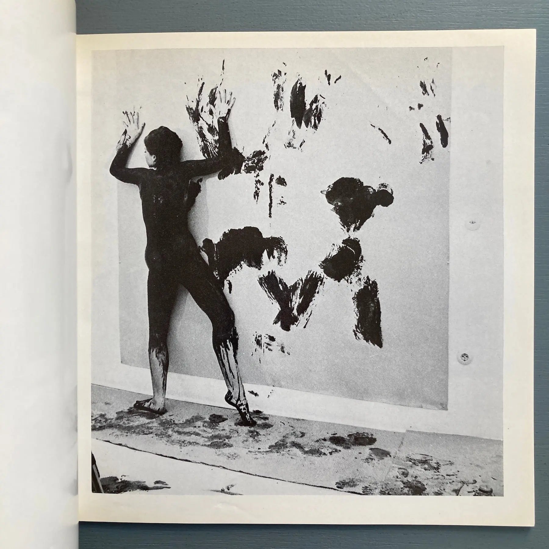 Yves Klein - 1928-1962 - Musée des arts décoratifs Paris 1969 