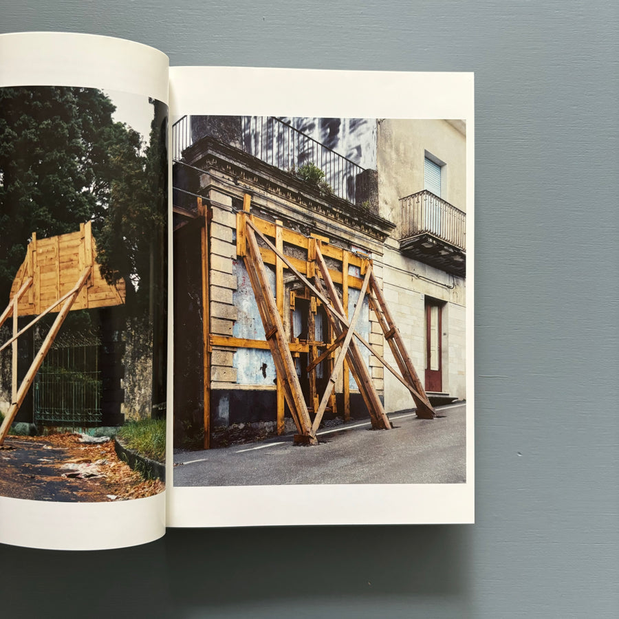 Celine Condorelli - Support Structures - Sternberg Press 2009 - Saint-Martin Bookshop