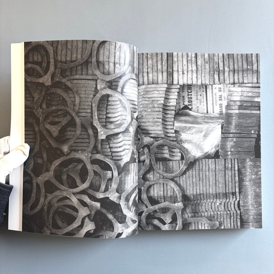 3000 days of archives related to the optics and glasses frame industry - Bidules 2025 - Saint-Martin Bookshop