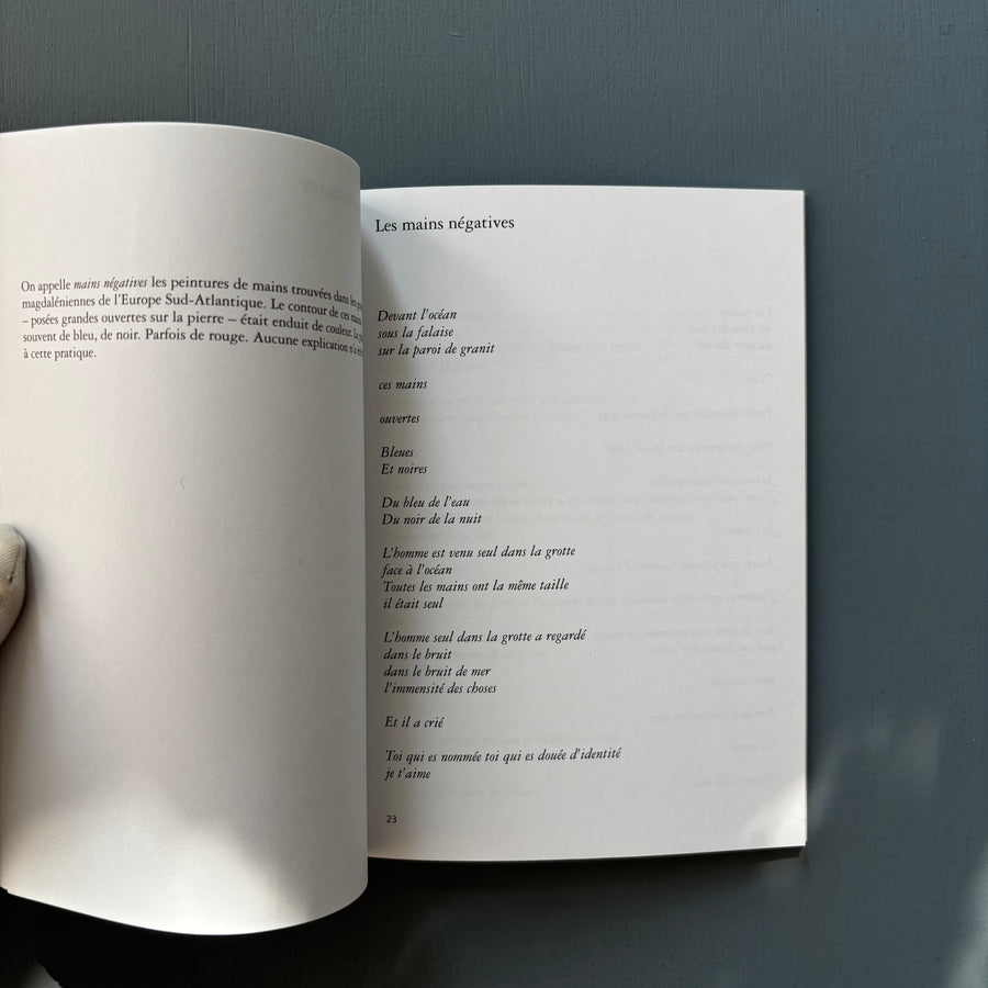 Un bel été 3 - stanley brouwn, Marguerite Duras, Lucio Fontana, Lee Friedlander - Casino Luxembourg 2003 - Saint-Martin Bookshop