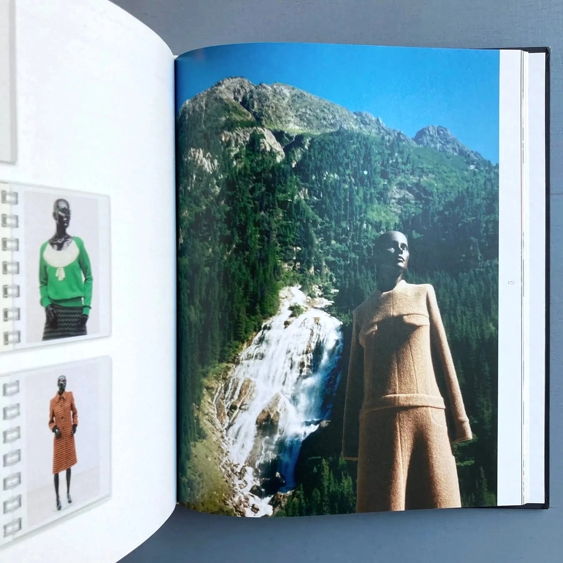 超希少❗️図録【6+ Antwerp Fashion】★マルジェラ/ドリス/洋書 6+ Antwerp Fashion ENGLISH - Ludion 2007 - Saint-Martin Bookshop