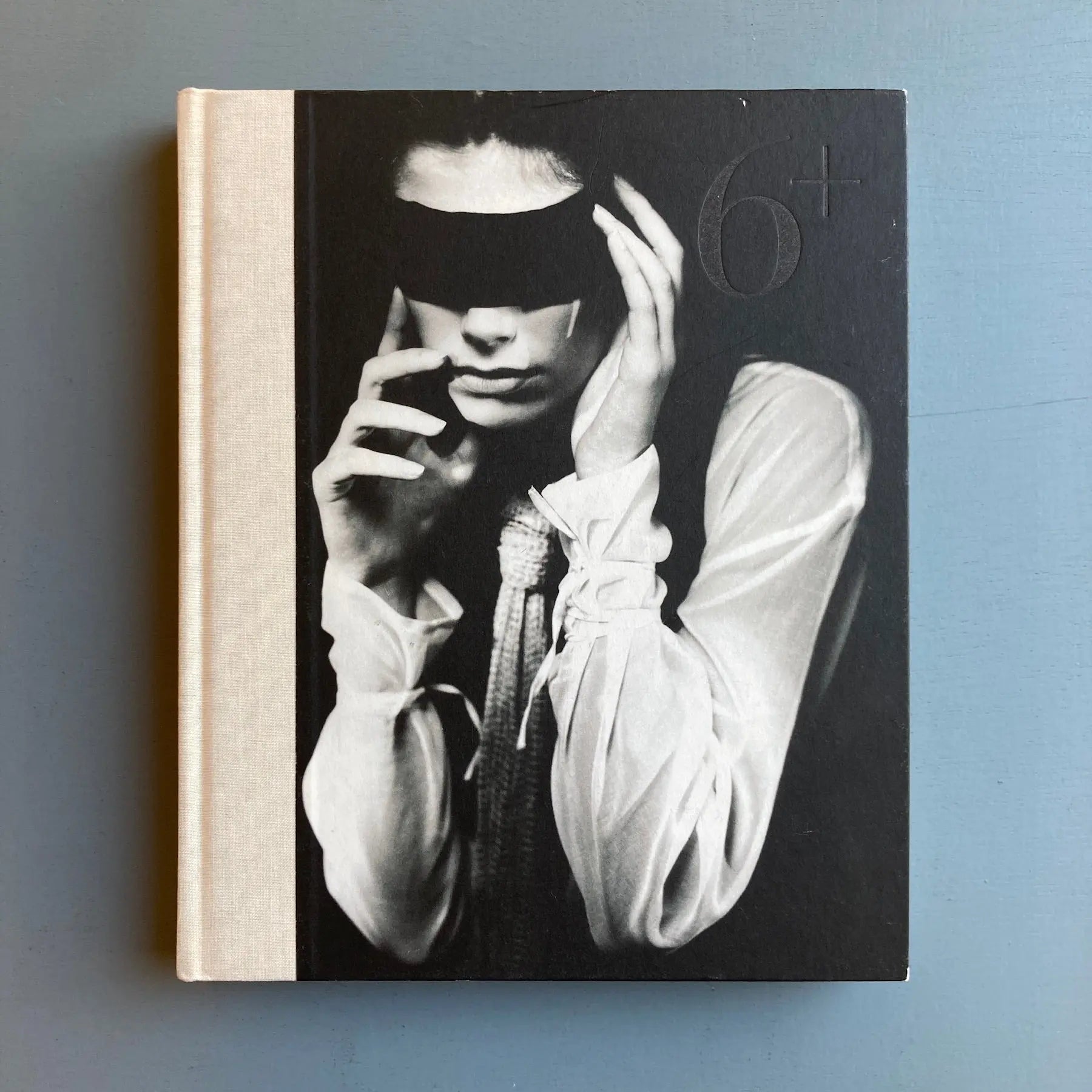 希少アントワープ6 + ANTWERP FASHION 図録マルジェラ 古書古本 Totodo：6+ アントワープ・ファッション 展 図録