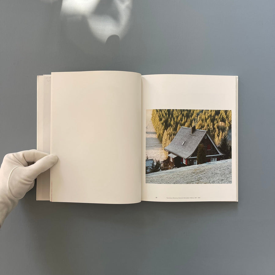 Annette Kelm - König 2009 - Saint-Martin Bookshop