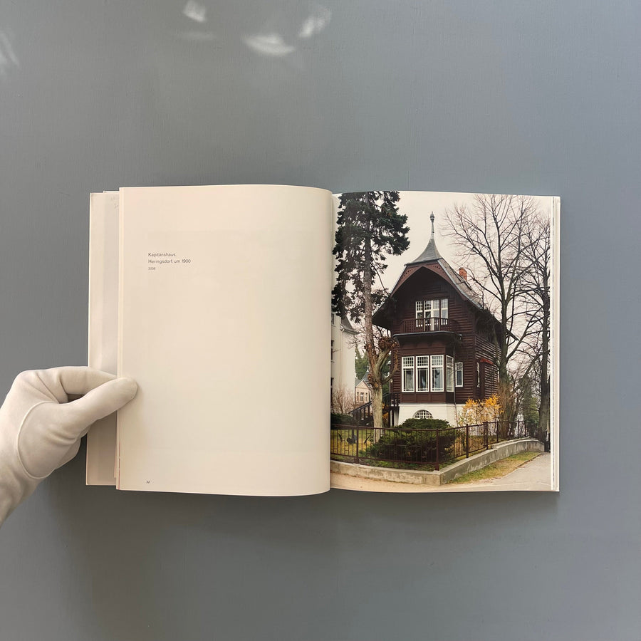 Annette Kelm - König 2009 - Saint-Martin Bookshop