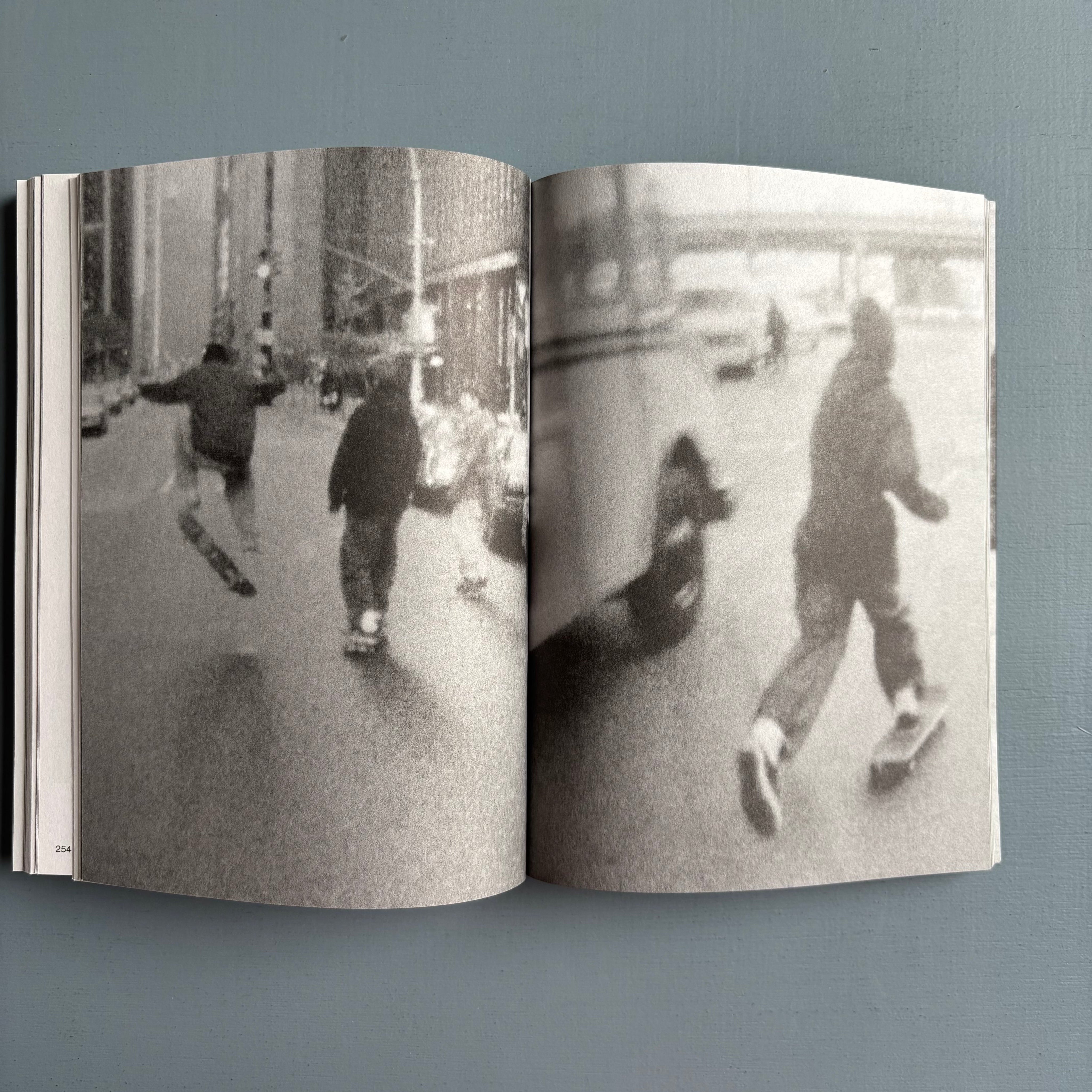 Ari Marcopoulos - Beware - Roma 2024 - Saint-Martin Bookshop