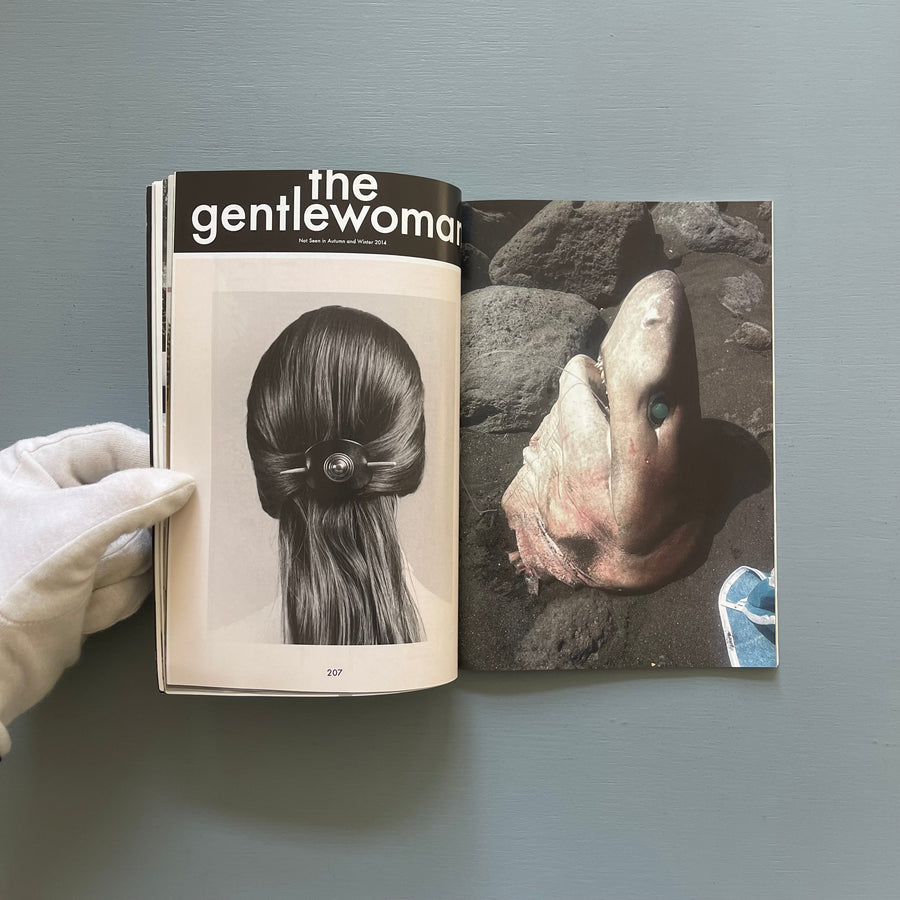Atelier EB - Ost End Girls - Galerie Micheline Szwajcer 2013 - Saint-Martin Bookshop