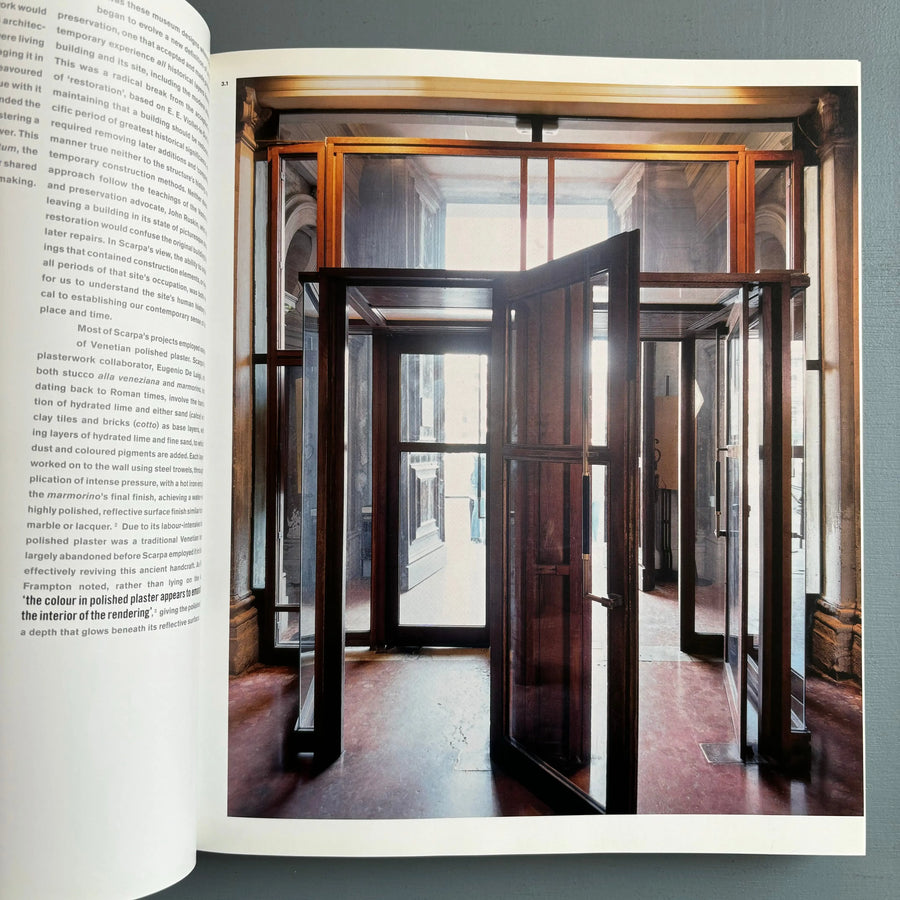 Carlos Scarpa by Robert McCarter - Phaidon 2021 - Saint-Martin Bookshop