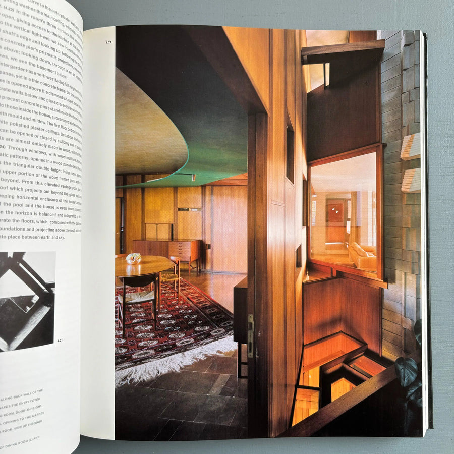 Carlos Scarpa by Robert McCarter - Phaidon 2021 - Saint-Martin Bookshop