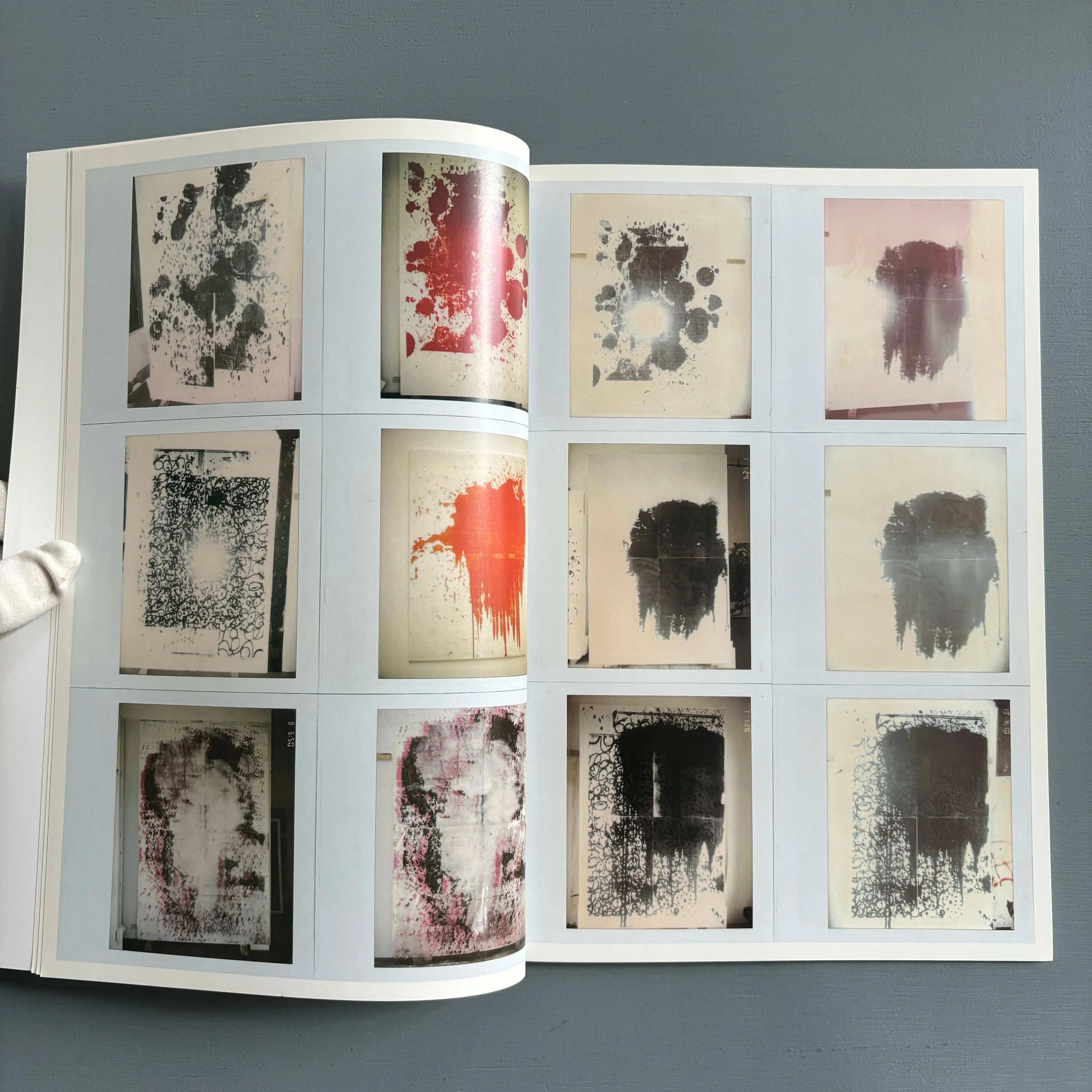 Christopher Wool - Secession 2001 - Saint-Martin Bookshop