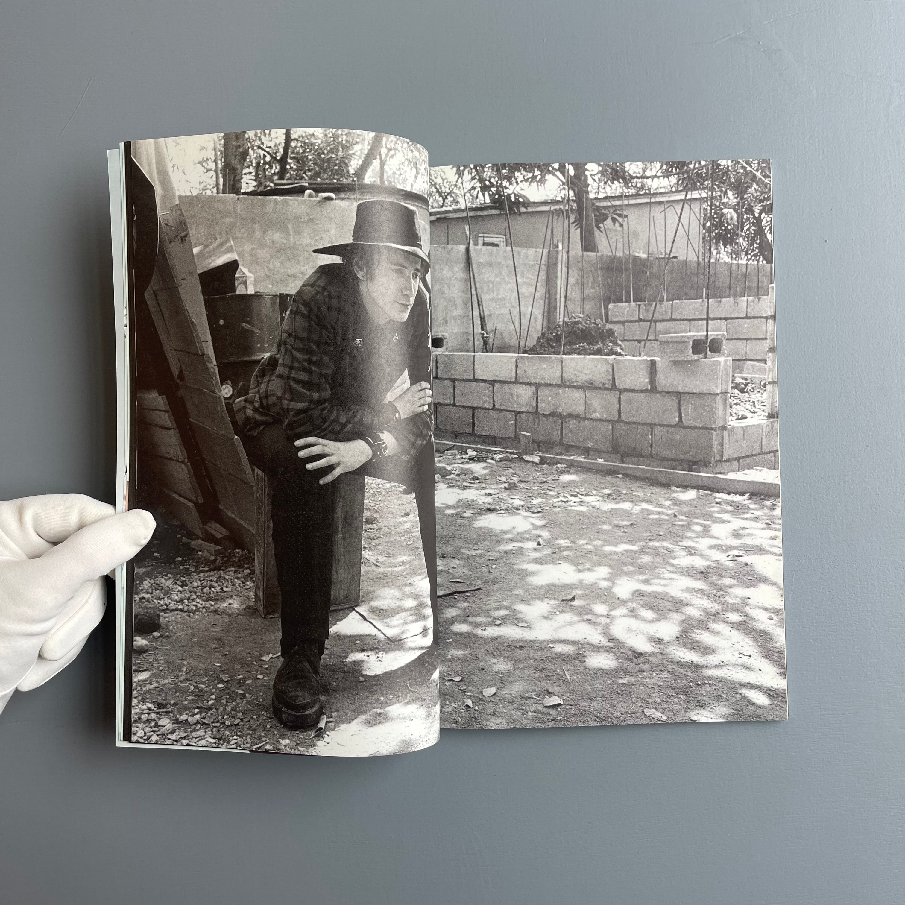 Dennis Morris - A Bitta Pil - Parco View 2011 - Saint-Martin Bookshop