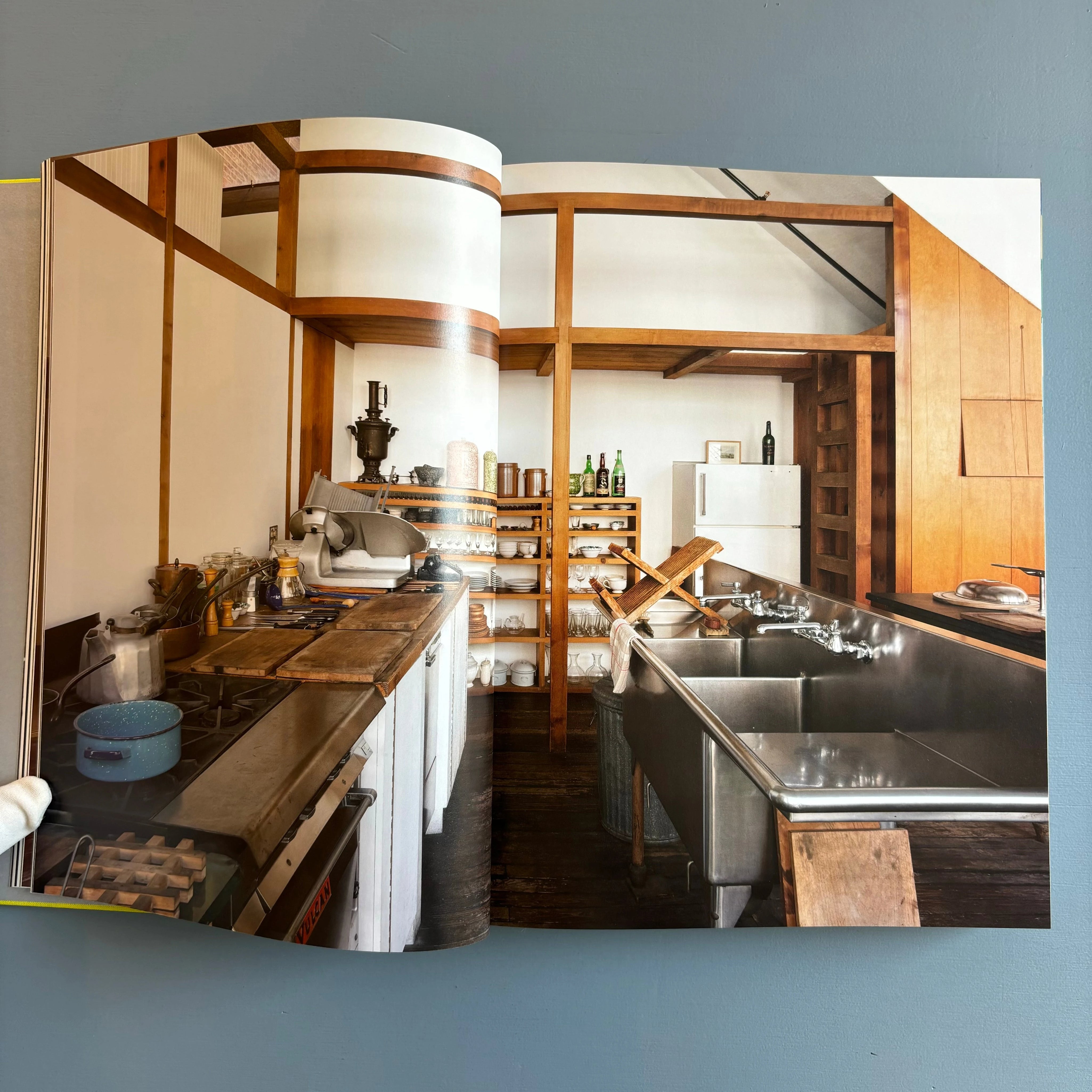 Donald Judd Spaces - Judd Fondation 2024 - Saint-Martin Bookshop