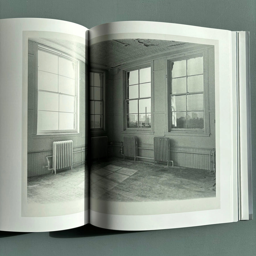 Doug Wheeler by Germano Celant - David Zwirner Book 2020 - Saint-Martin Bookshop