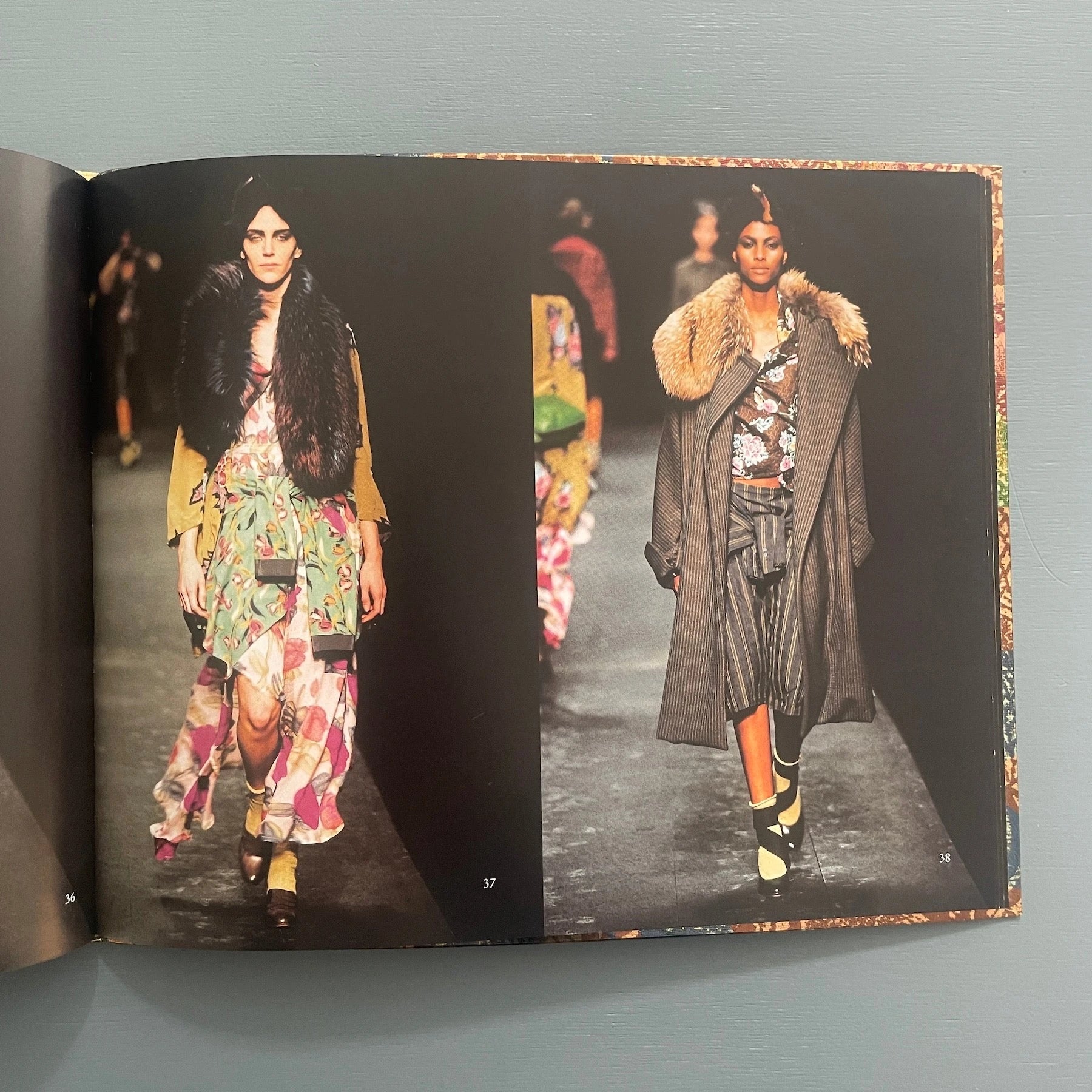 Dries Van Noten - Women's collection Autumn-Winter 2003-2004