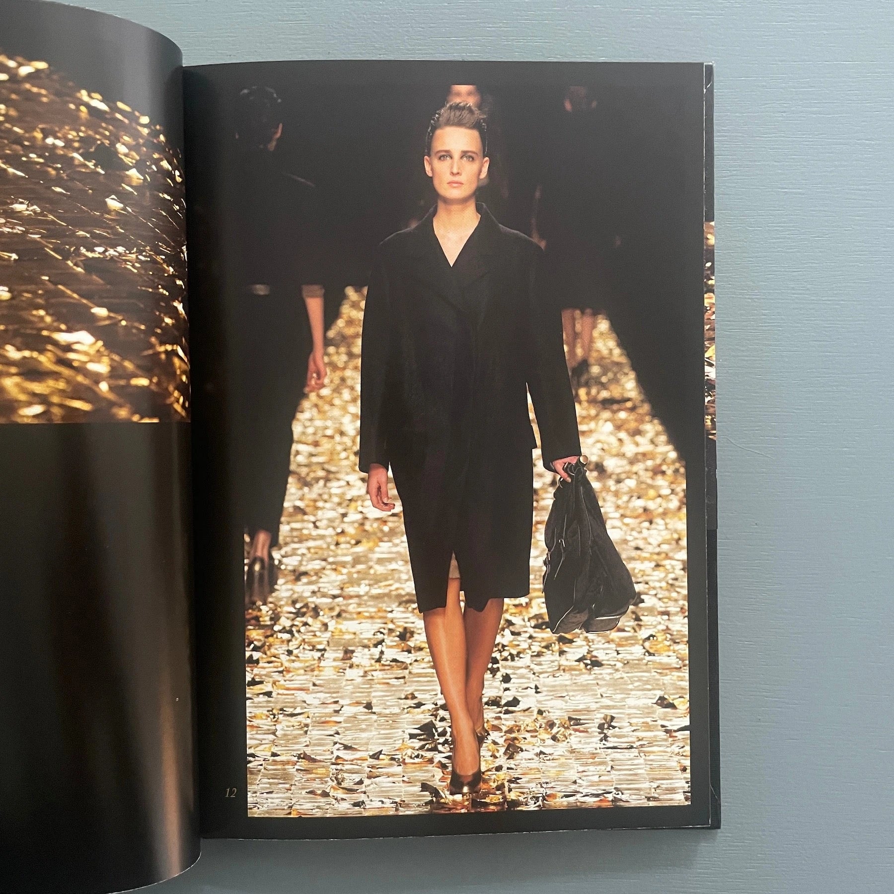 ドリス・ヴァン・ノッテンランウェイルックブック　2006〜2007 Dries Van Noten - Women's collection Autumn-Winter 2006-2007