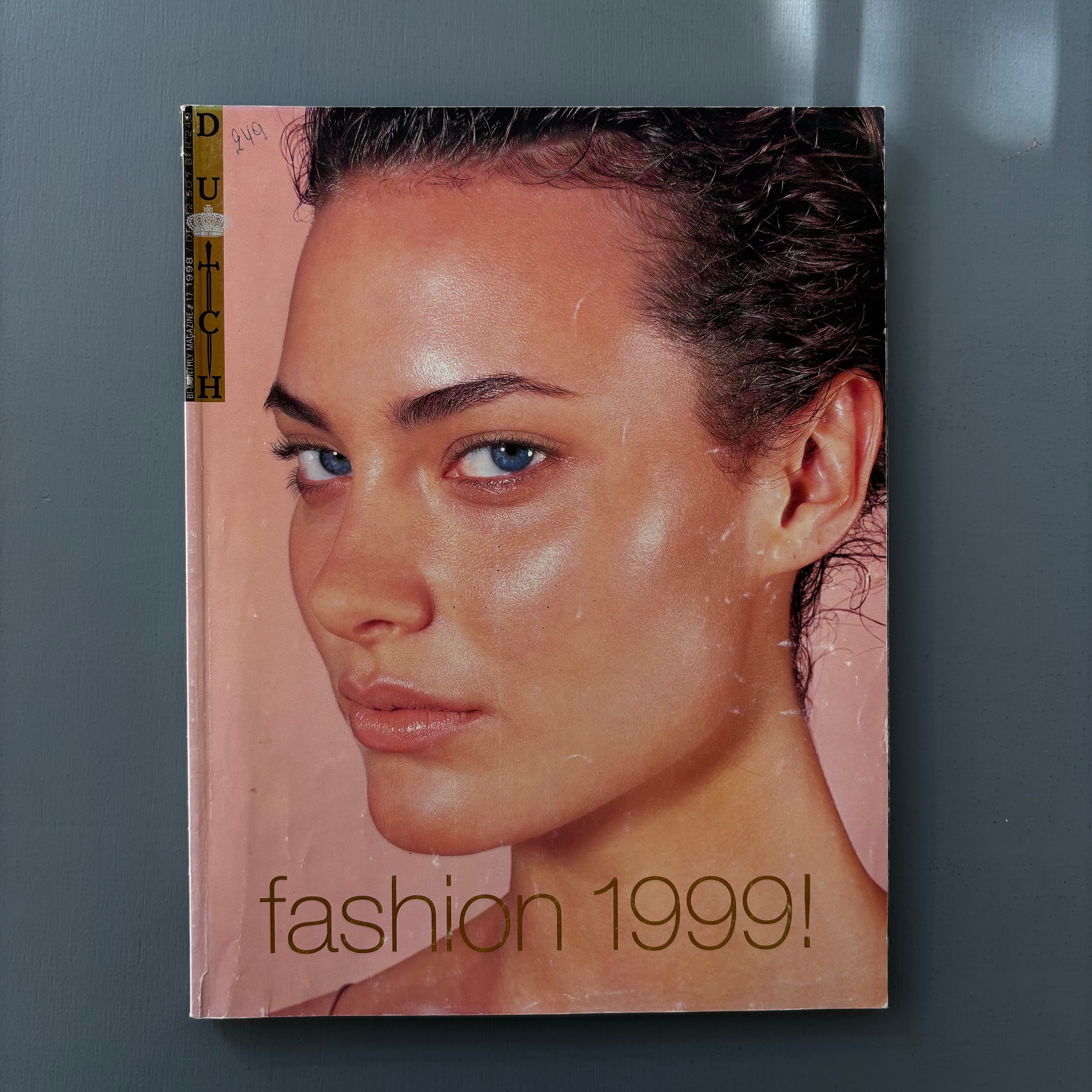 【希少】V magazine 創刊号1998 Dutch# 17 - 1998 - Saint-Martin Bookshop