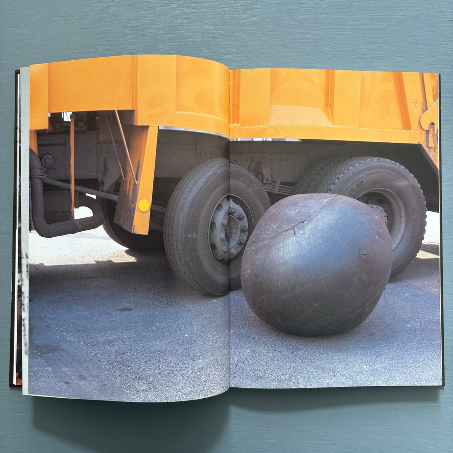 Gabriel Orozco - Photogravity - Philadelphia Museum of Art 1999 - Saint-Martin Bookshop