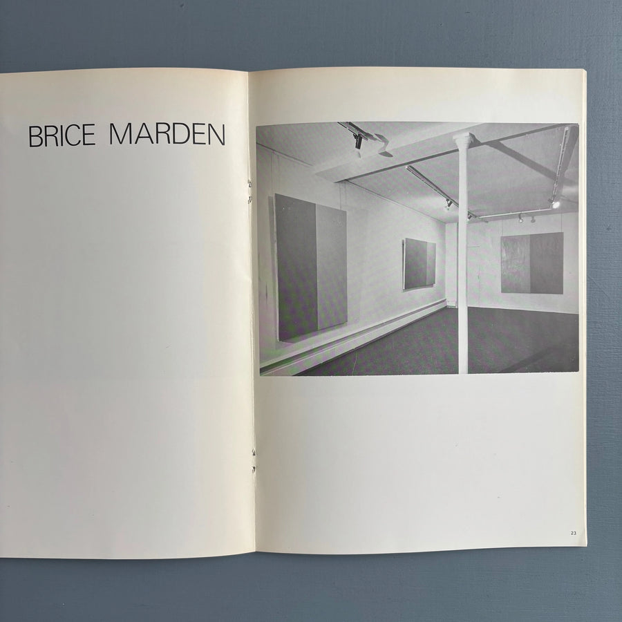 Een schilderijententoonstelling van een aantal schilders die wellicht het schilderij als mogelijkheid onderzoeken - ICC 1974