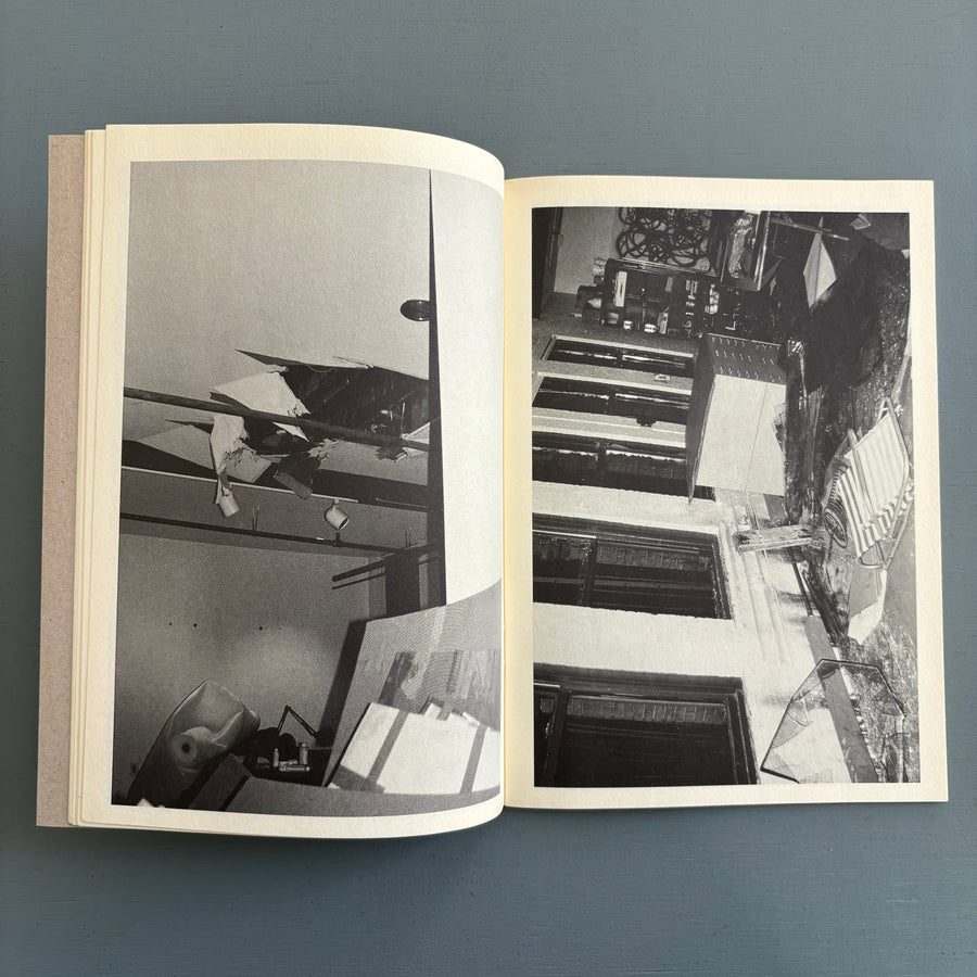 Fama & Fortune Bulletin #18 - Christopher Wool, Incident on 9th Street - P&S Wien 1996 - Saint-Martin Bookshop