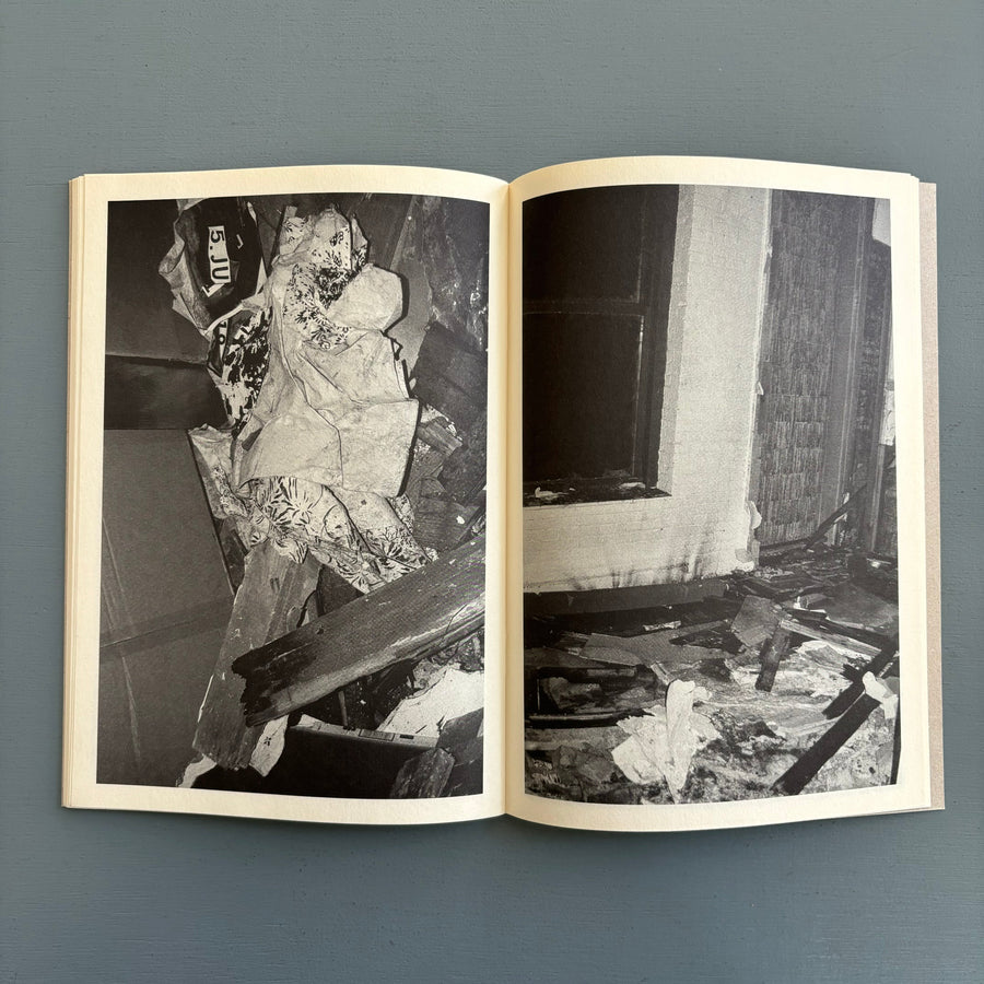 Fama & Fortune Bulletin #18 - Christopher Wool, Incident on 9th Street - P&S Wien 1996 - Saint-Martin Bookshop