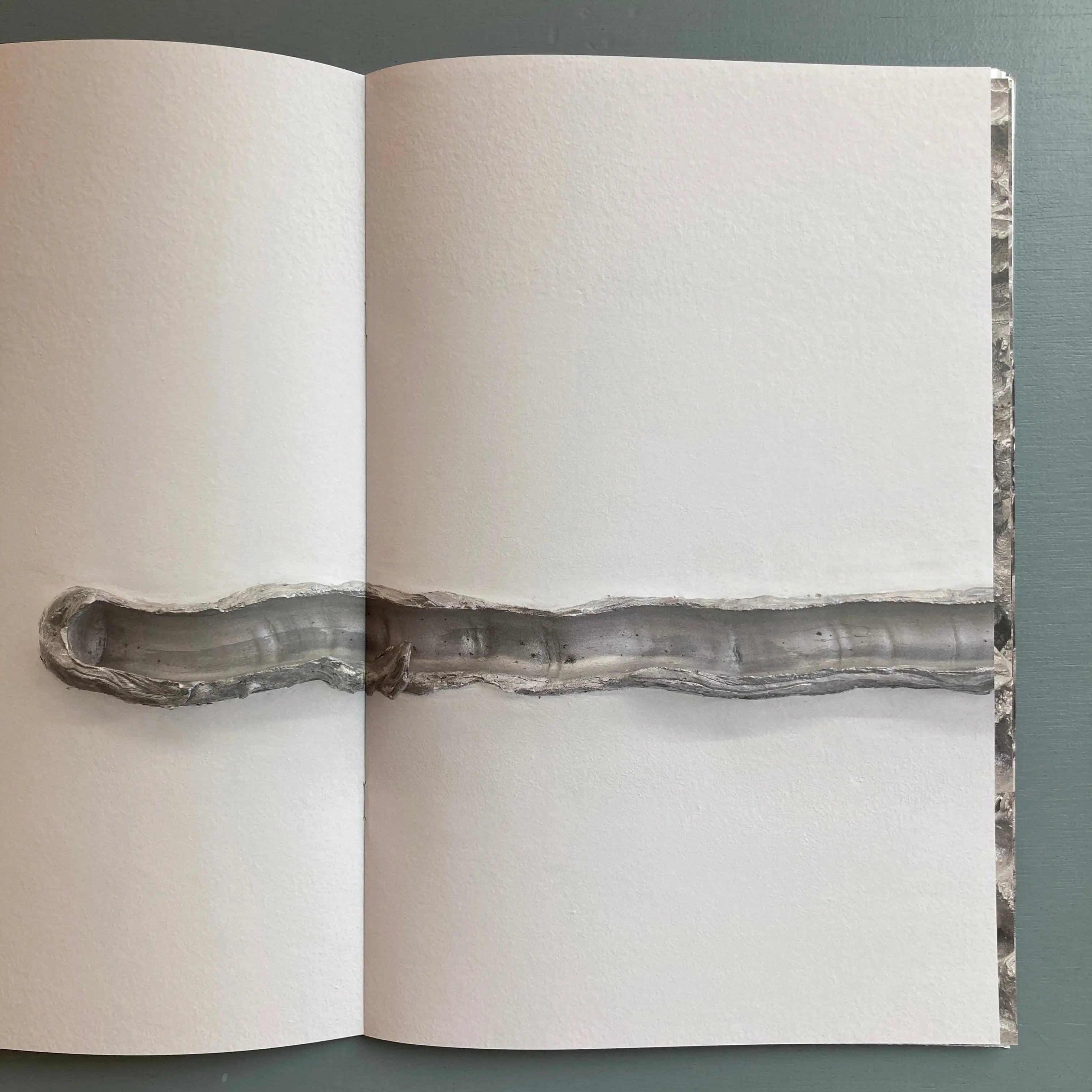 Filip Vervaet - Passages - Out of Paper 2023 - Saint-Martin Bookshop