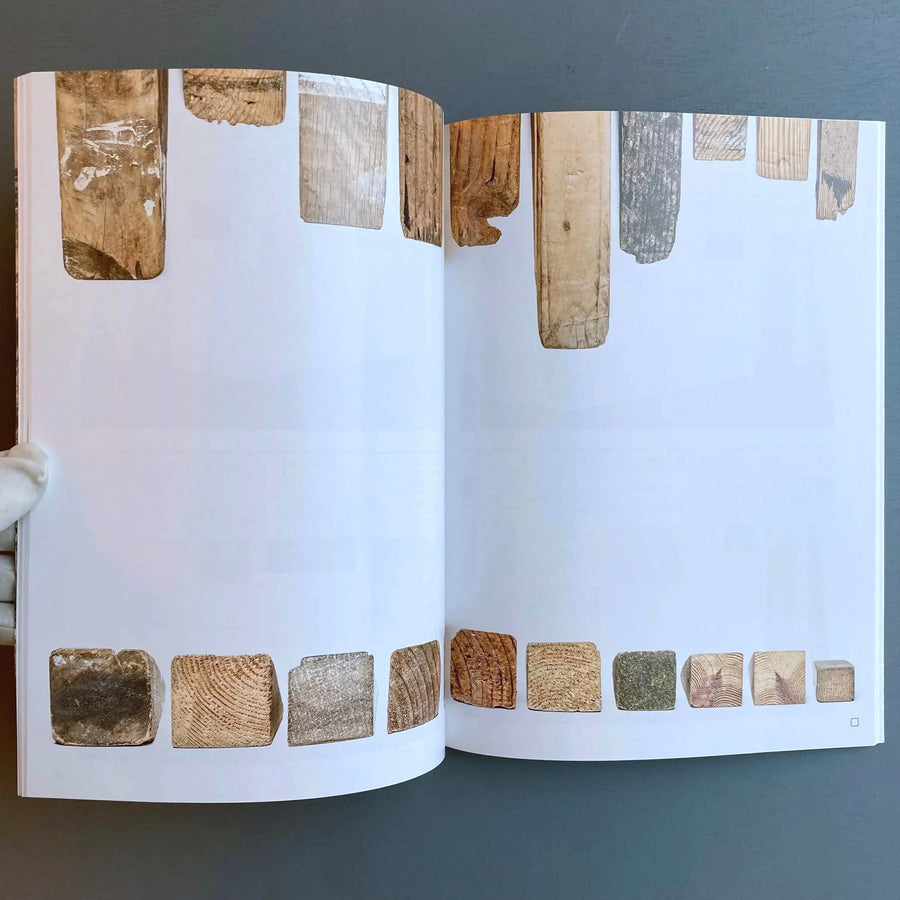 Gabriel Kuri - < - Triangle books 2020