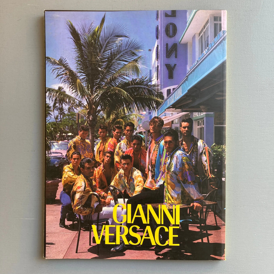 Gianni Versace - Collezione Uomo n. 24 - Primavera-Estate 1993 Saint-Martin Bookshop
