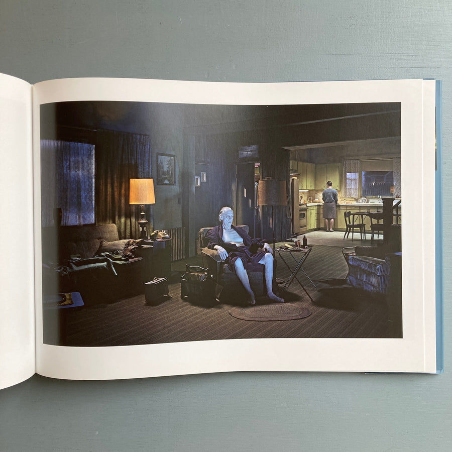 Gregory Crewdson - Sous la surface des roses - Textuel 2008 - Saint-Martin Bookshop