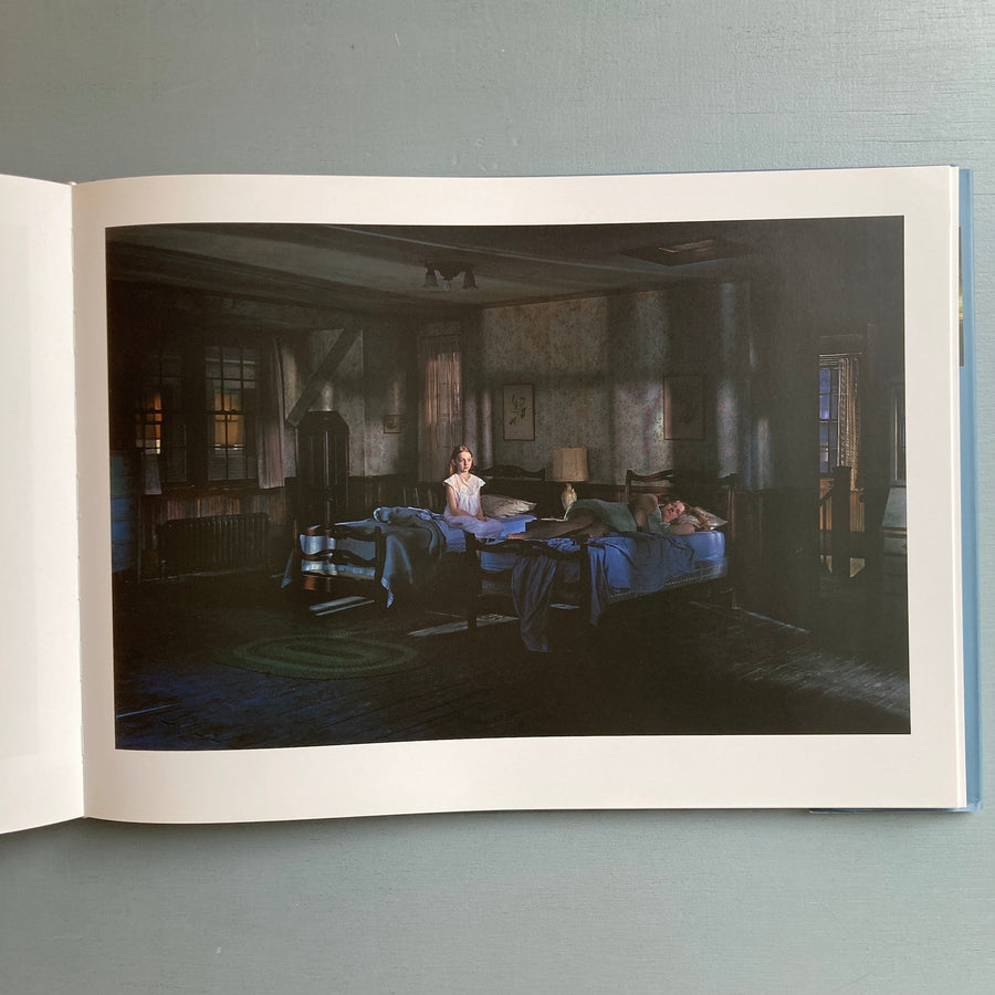 Gregory Crewdson - Sous la surface des roses - Textuel 2008 - Saint-Martin Bookshop