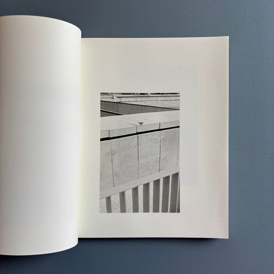 AILLEURS, ICI - Didier Faustino, Jennifer Allora & Guillermo Calzadilla, Oliver Payne & Nick Relph, Tino Sehgal, Francis Alÿs - ARC 2004 - Saint-Martin Bookshop