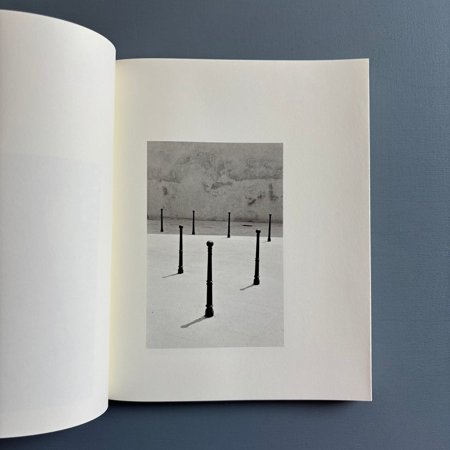 AILLEURS, ICI - Didier Faustino, Jennifer Allora & Guillermo Calzadilla, Oliver Payne & Nick Relph, Tino Sehgal, Francis Alÿs - ARC 2004 - Saint-Martin Bookshop