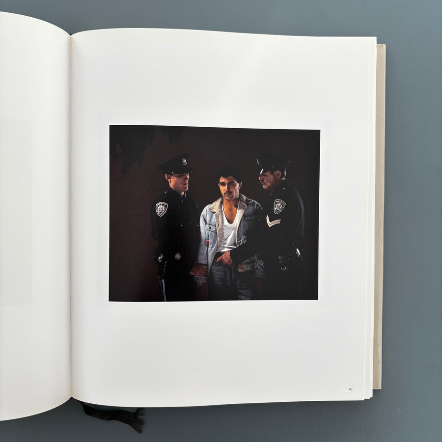 Jeff Wall - Catalogue Raisonné 1978-2004 - Schaulager/Steidl  2005 - Saint-Martin Bookshop