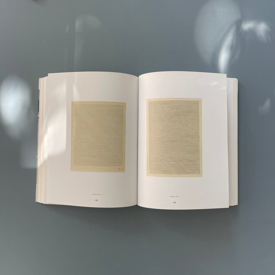 Lygia Pape - Magnetized Space - Reina Sofia 2011 - Saint-Martin Bookshop