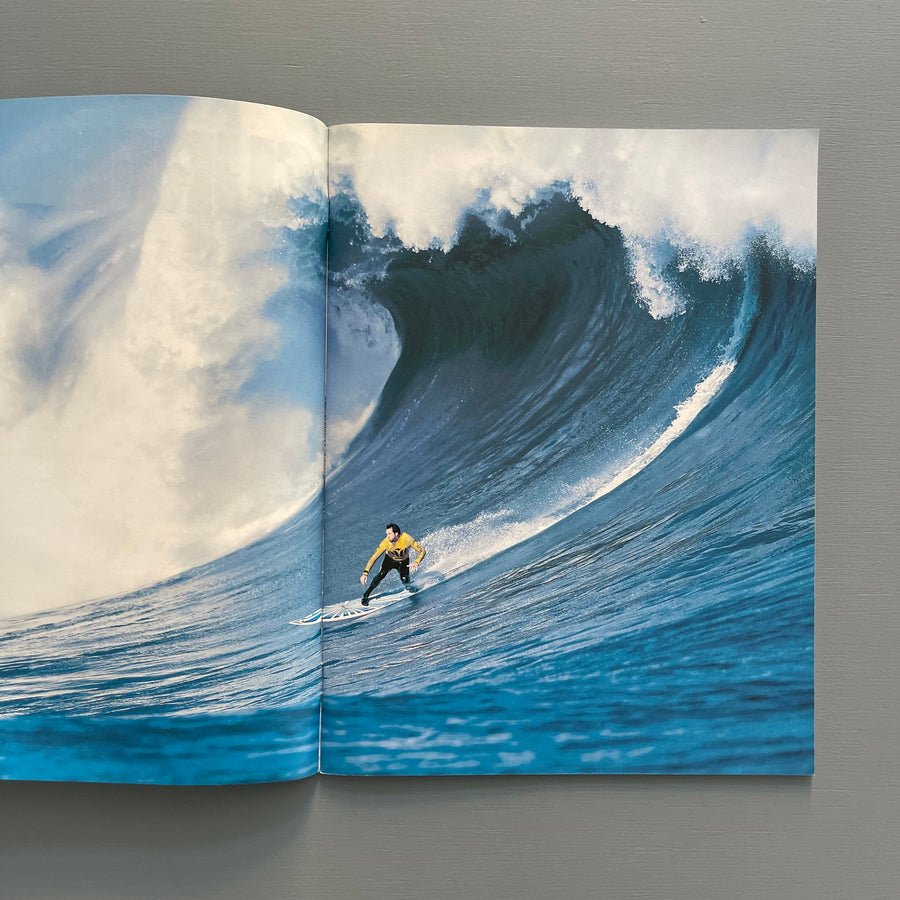 Magali Reus - Surfer - La Salle De Bains 2011 - Saint-Martin Bookshop