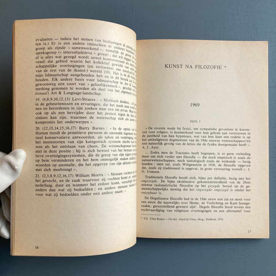 Joseph Kosuth - Teksten/Textes - ICC 1976 - Saint-Martin Bookshop