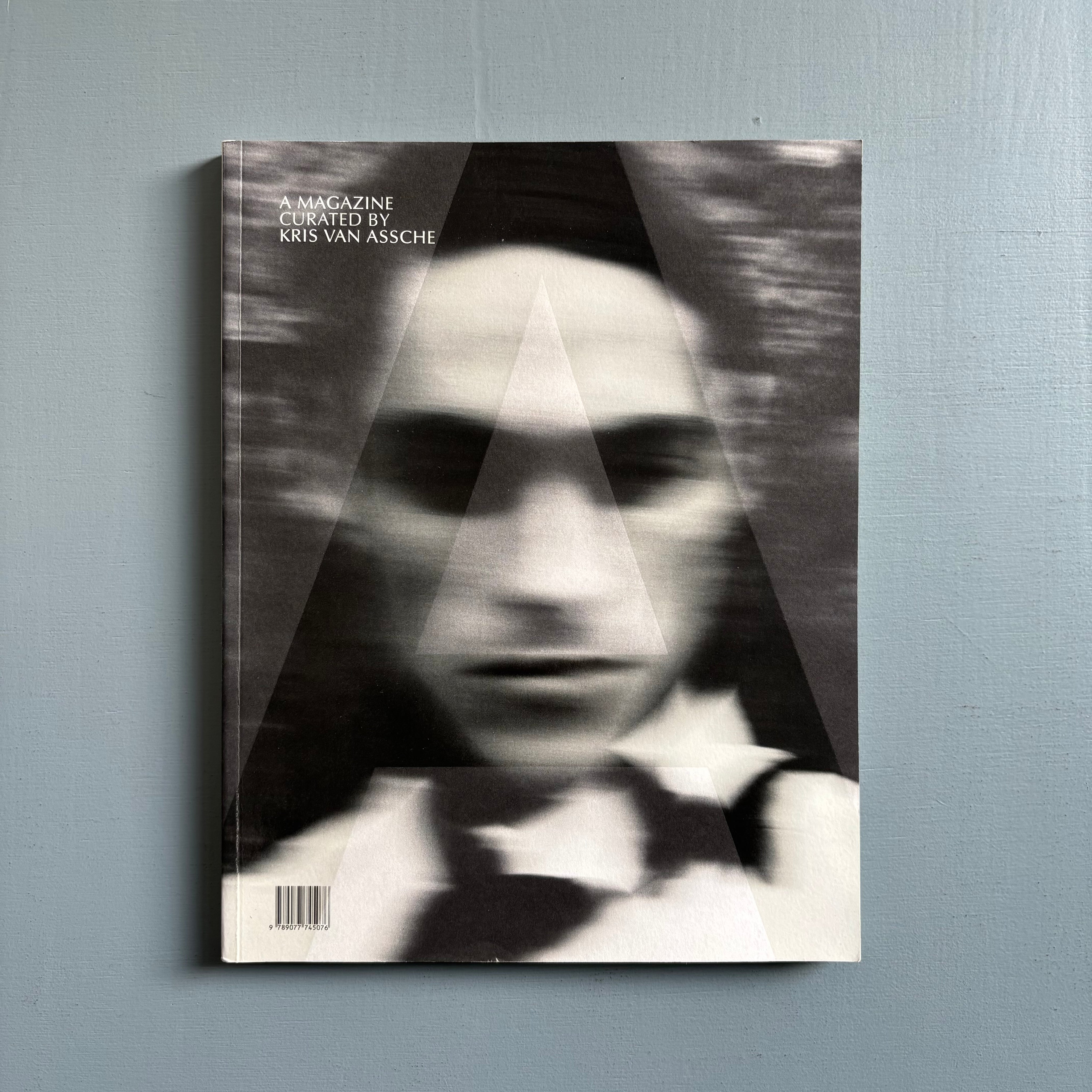 A Magazine ＃7 Curated by Kris Van Assche A Magazine curated by Kris Van Assche - Issue 7 - 2008 - Saint
