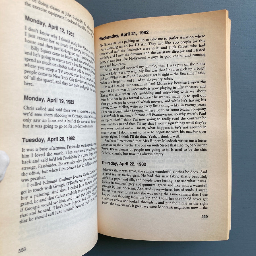 The Andy Warhol Diaries edited by Pat Hackett - Pan Books 1992 - Saint-Martin Bookshop