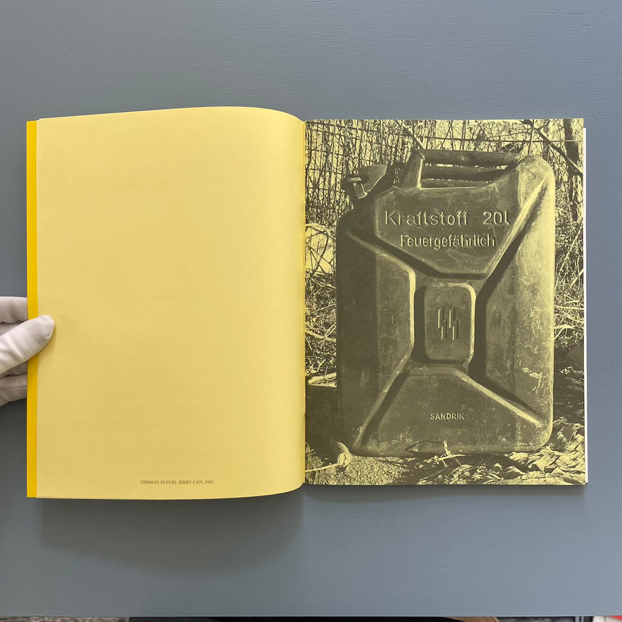 Adam McEwen - I am curious yellow - Nicole Klagsbrun Gallery 2010 - Saint-Martin Bookshop