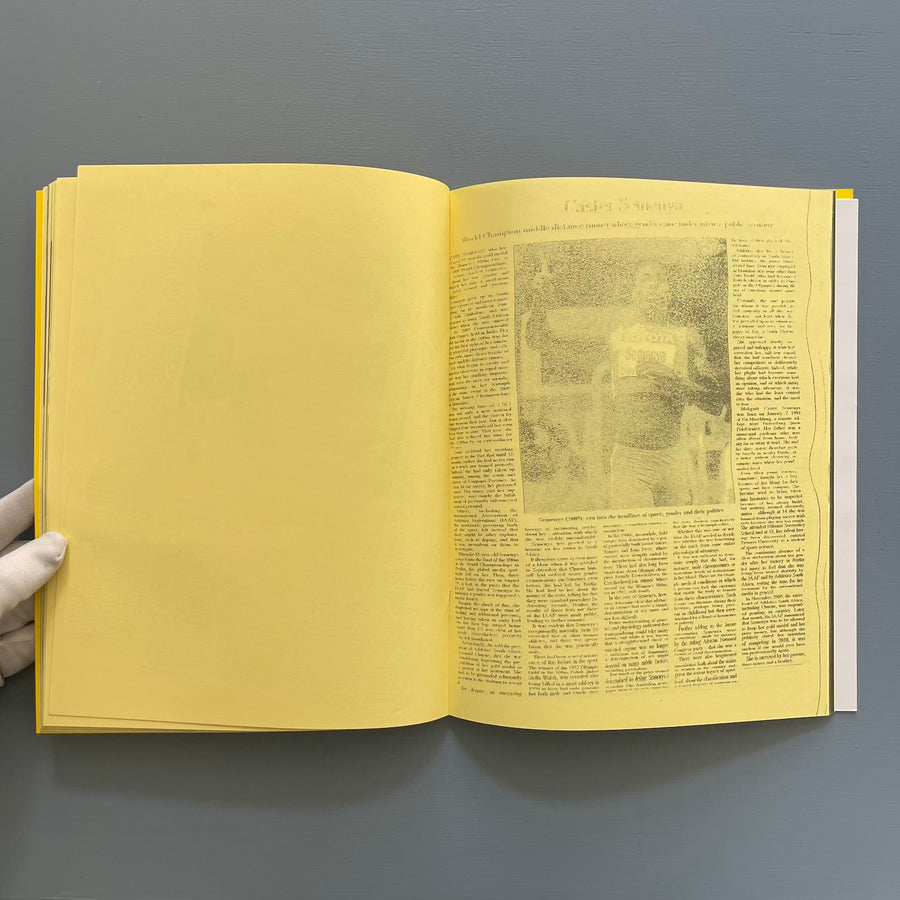 Adam McEwen - I am curious yellow - Nicole Klagsbrun Gallery 2010 - Saint-Martin Bookshop