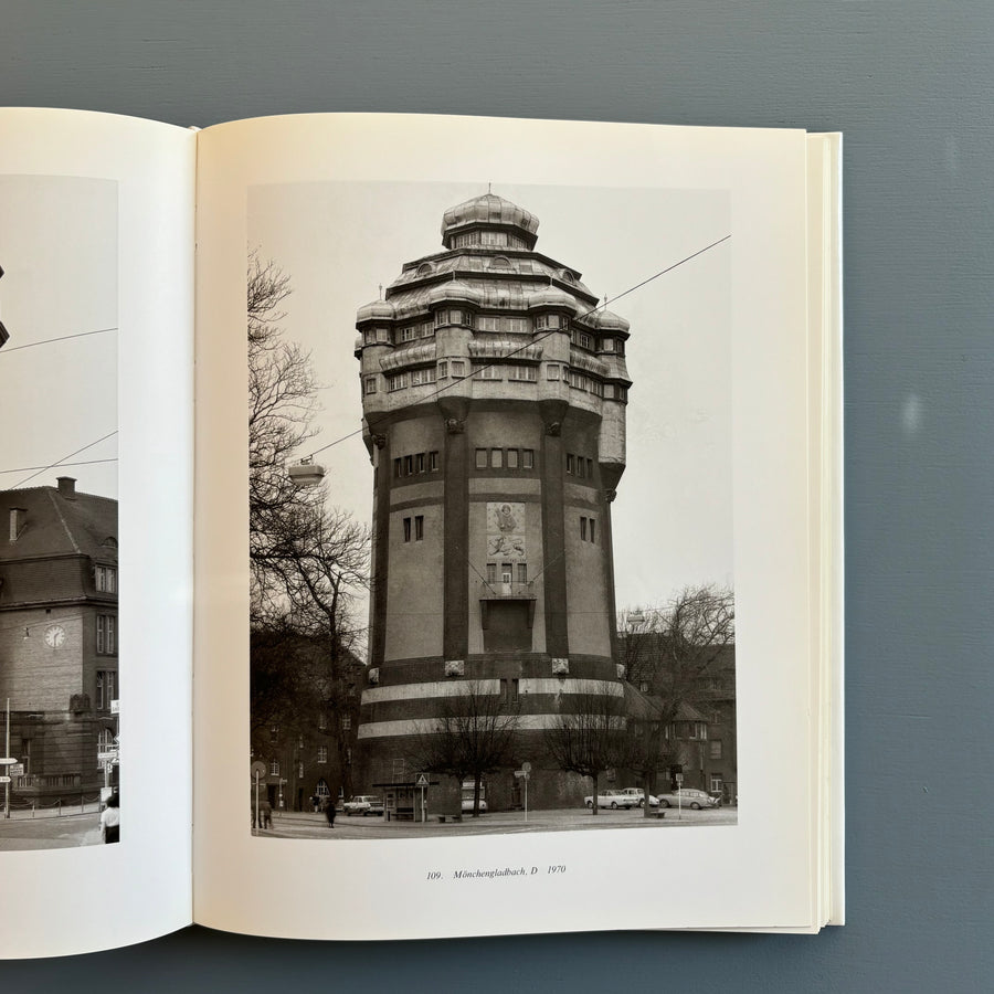 Bernd und Hilla Becher - Wassertürme - Schirmer/Mosel 1988 - Saint-Martin Bookshop