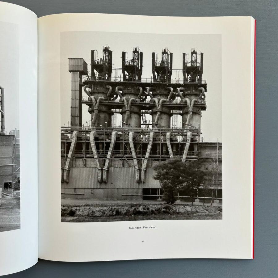 Bernd & Hilla Becher - Lime kiln. Fours a chaux - Lhoist Group 2000 - Saint-Martin Bookshop