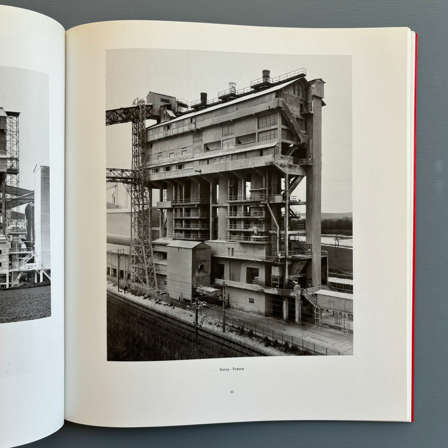 Bernd & Hilla Becher - Lime kiln. Fours a chaux - Lhoist Group 2000 - Saint-Martin Bookshop