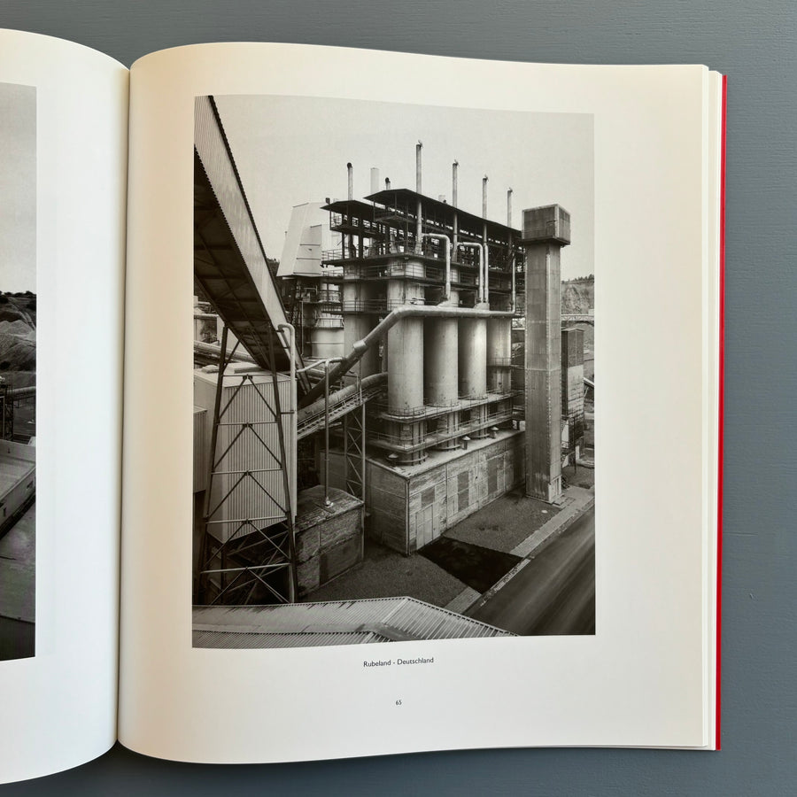 Bernd & Hilla Becher - Lime kiln. Fours a chaux - Lhoist Group 2000 - Saint-Martin Bookshop