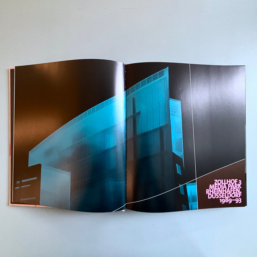 Zaha Hadid - Complete Works - Tames & Hudson 2004 - Saint-Martin Bookshop
