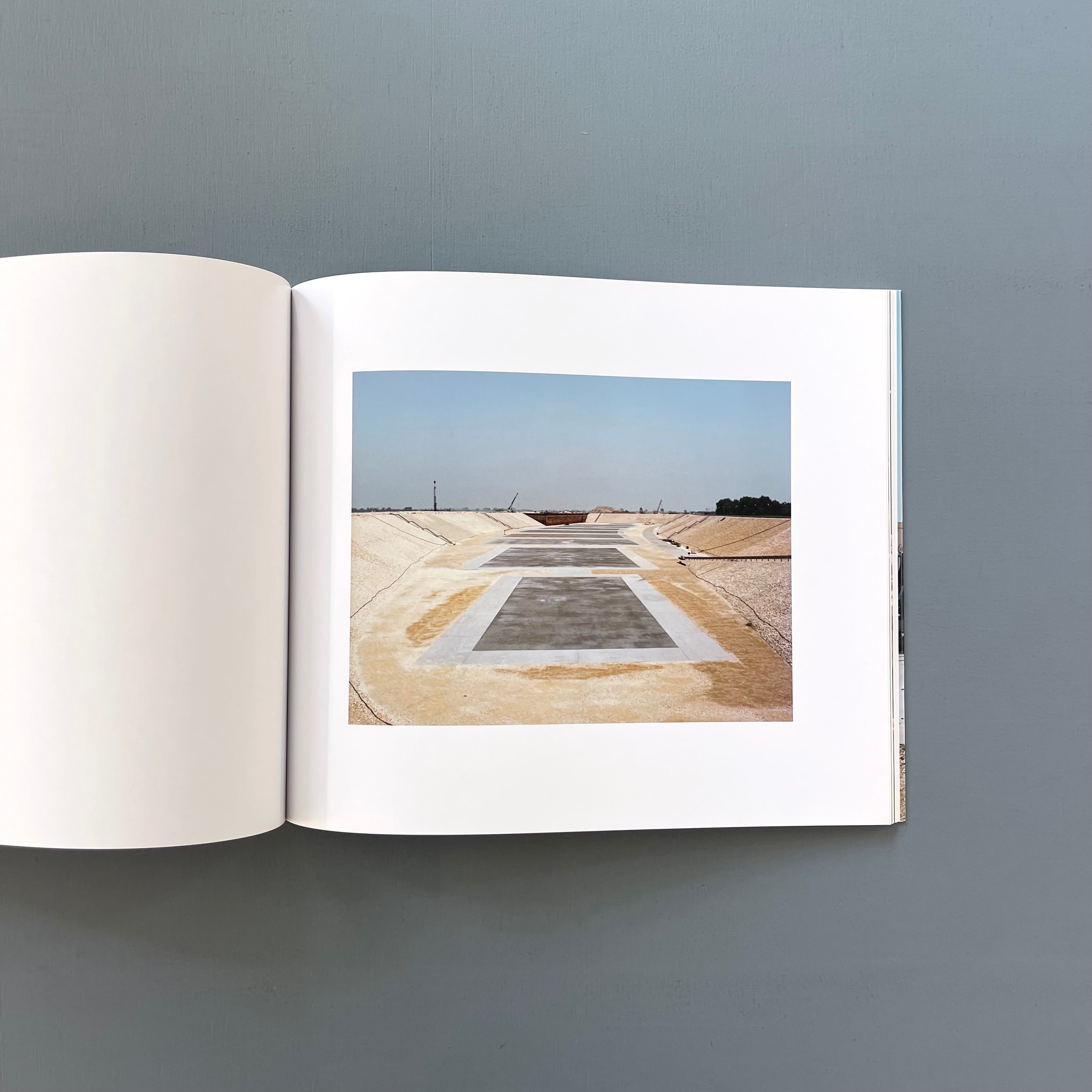 アート・デザイン・音楽 STEPHEN SHORE MOSE A PRELIMIMARY REPORT Stephen Shore: Mose - A Preliminary Report スティーヴン