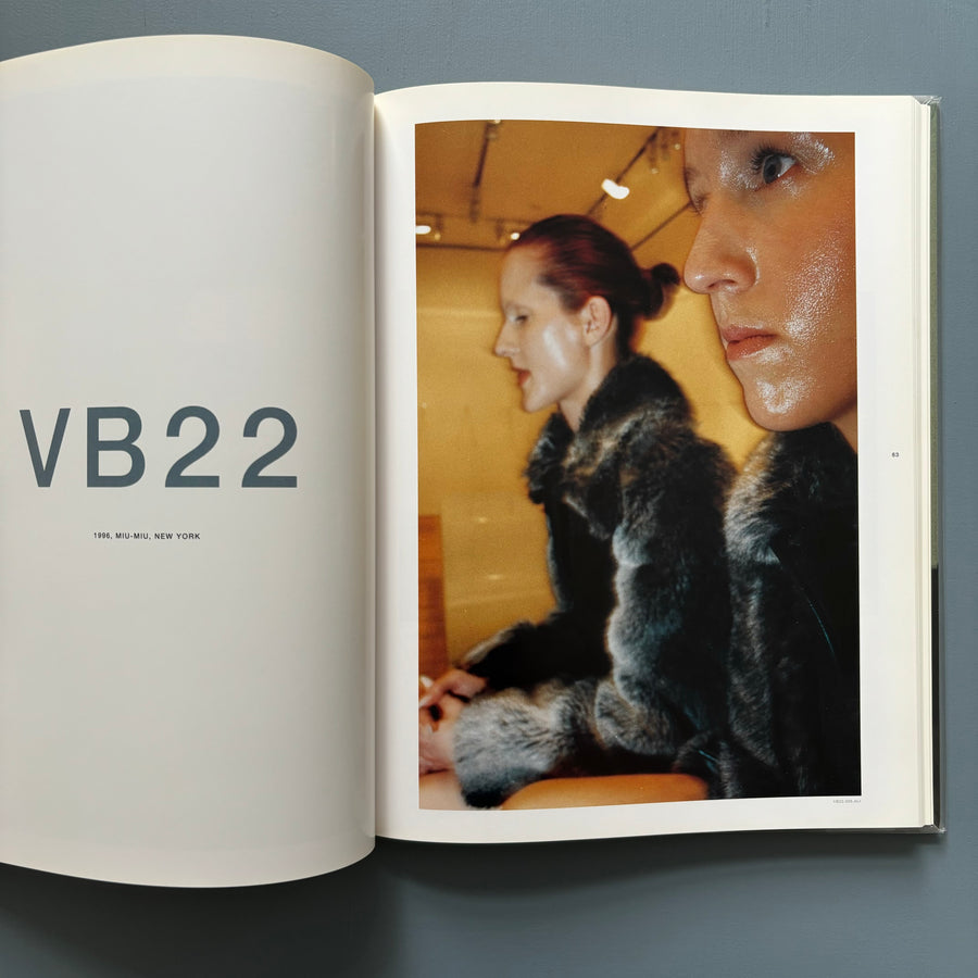 Vanessa Beecroft - VB 08-36 Performances - Hatje Cantz 2000 - Saint-Martin Bookshop