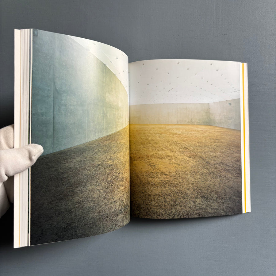 Olafur Eliasson - The mediated motion - Kunsthaus Bregenz 2002 - Saint-Martin Bookshop