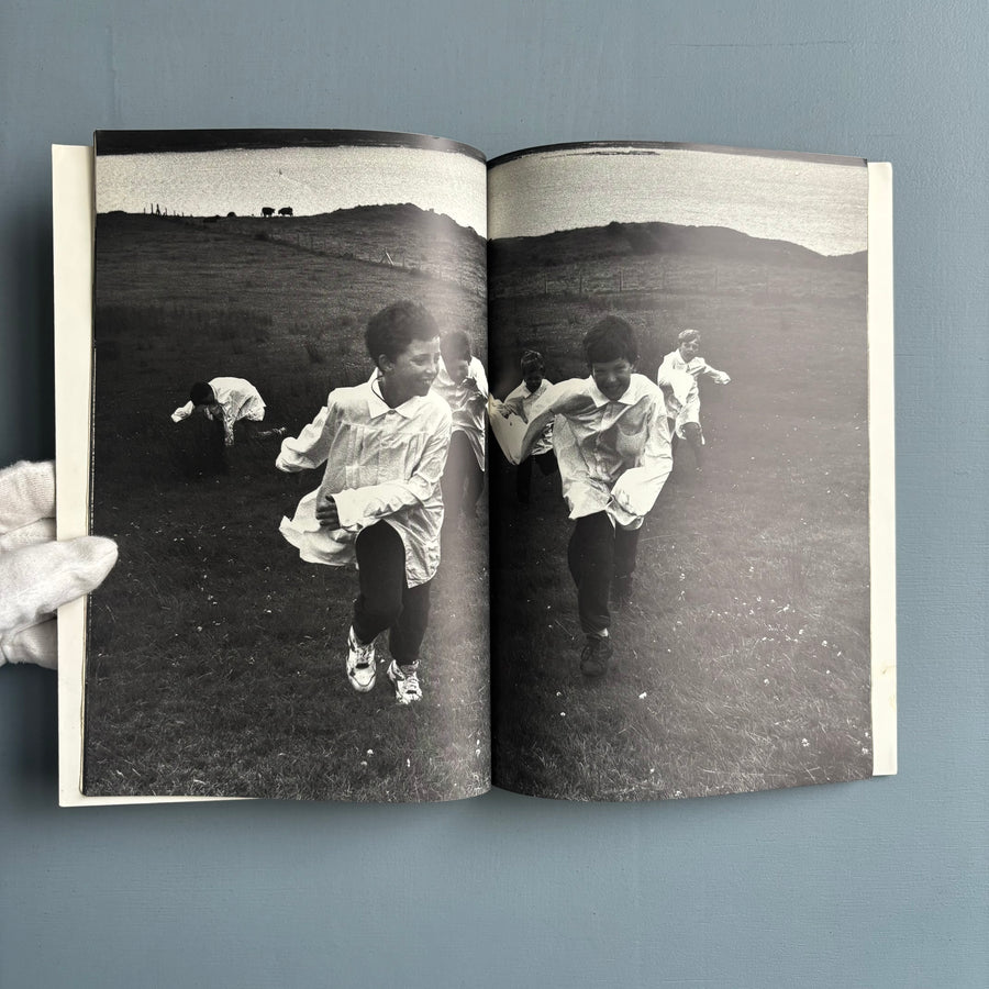 Y's Yohji Yamamoto - In Ireland Connemara - Fall/Winter 1993/94 - Saint-Martin Bookshop