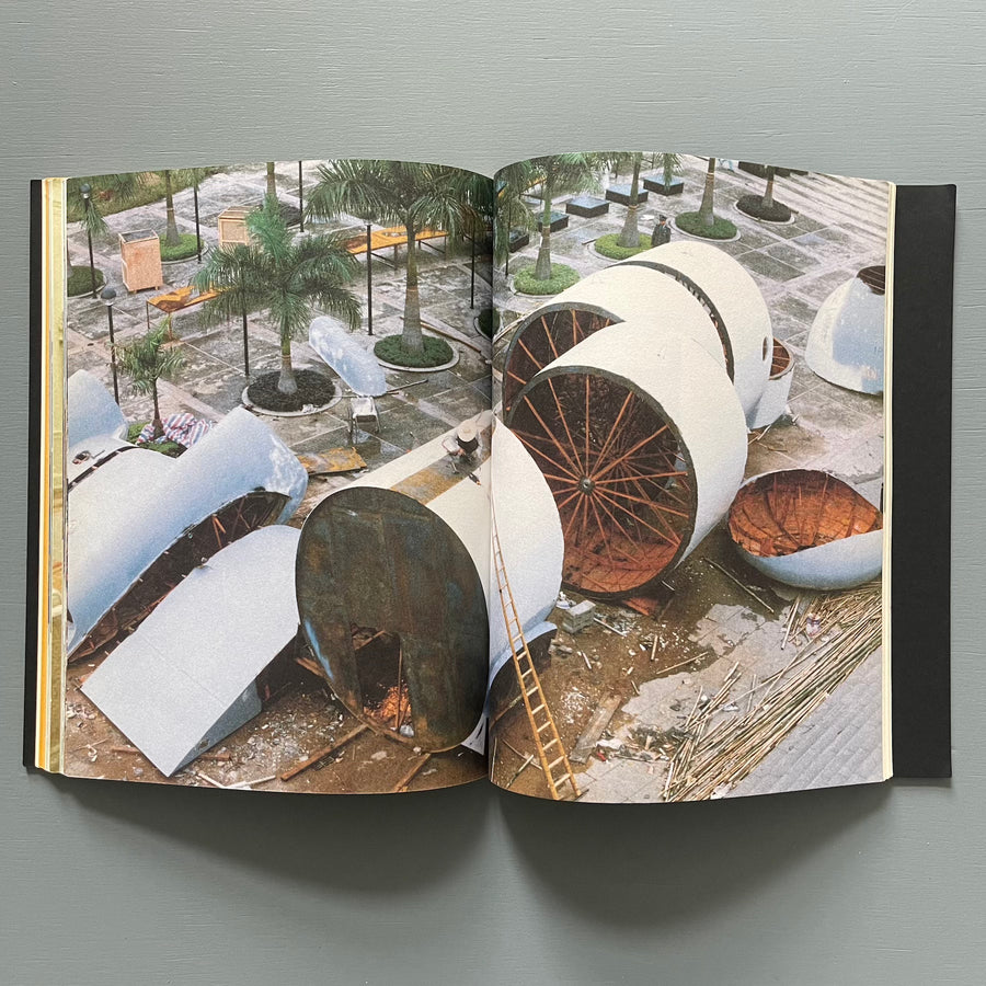 Huang Yongping - Bat Project / Bat Project II - La Biennale di Venezia / Ullens Foundation 2003 - Saint-Martin Bookshop